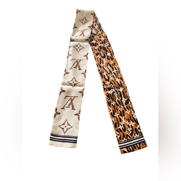 NWT Louis Vuitton Giant Jungle Monogram Bandeau Silk Scarf - Picture 1 of 5
